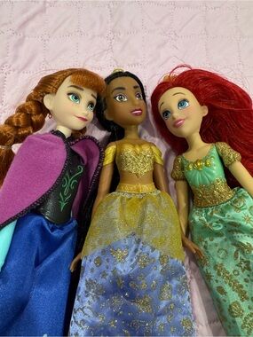 Disney Princess Doll Trio in Purple, Gold, Red & Teal